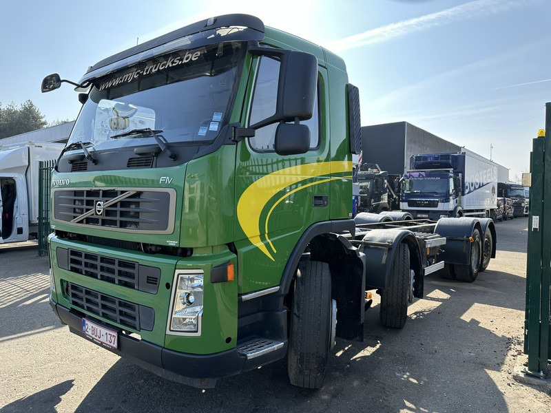 Volvo FM 340 8x2 CHASSIS (7m35) - LIFT+STEERING AXLE - MANUAL GEARBOX - EURO 3 - TÜV 05/2025 - BE TRUCK - Камион со кабинска шасија: слика 4 Volvo FM 340 8x2 CHASSIS (7m35) - LIFT+STEERING AXLE - MANUAL GEARBOX - EURO 3 - TÜV 05/2025 - BE TRUCK - Камион со кабинска шасија: слика 4