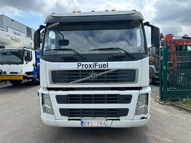 Volvo FM 450 6x2 19.000L - 5 COMP. FUEL TANKER / CITERNE - LIFT + STEERING AXLE - EURO 5 - - Камион цистерна: слика 2 Volvo FM 450 6x2 19.000L - 5 COMP. FUEL TANKER / CITERNE - LIFT + STEERING AXLE - EURO 5 - - Камион цистерна: слика 2