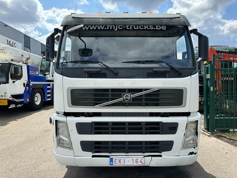 Volvo FM 450 6x2 19.000L - 5 COMP. FUEL TANKER / CITERNE - LIFT + STEERING AXLE - EURO 5 - - Камион цистерна: слика 2 Volvo FM 450 6x2 19.000L - 5 COMP. FUEL TANKER / CITERNE - LIFT + STEERING AXLE - EURO 5 - - Камион цистерна: слика 2