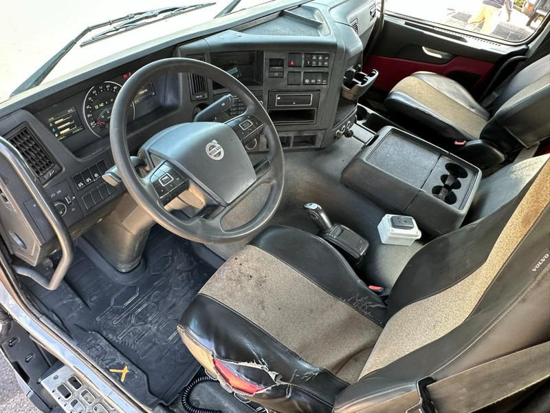 Камион со платформа, Камион со кран Volvo FMX 330 8x4 TRIDEM PRITSCHE + KRAN EFFER 265 / 6S - PLATFORM 7m50 - EURO 6 - RADIO - *473.000km* - TÜV 05/2026 - BE TRUCK: слика 11 Камион со платформа, Камион со кран Volvo FMX 330 8x4 TRIDEM PRITSCHE + KRAN EFFER 265 / 6S - PLATFORM 7m50 - EURO 6 - RADIO - *473.000km* - TÜV 05/2026 - BE TRUCK: слика 11