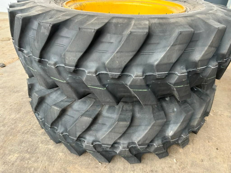 Bridgestone 1000 x 20 Set / 10.00 x 20: 4x2 Tyres - Гуми и бандажи за Градежна машина: слика 5 Bridgestone 1000 x 20 Set / 10.00 x 20: 4x2 Tyres - Гуми и бандажи за Градежна машина: слика 5