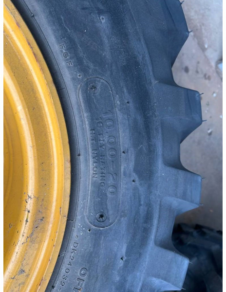Bridgestone 1000 x 20 Set / 10.00 x 20: 4x2 Tyres - Гуми и бандажи за Градежна машина: слика 4 Bridgestone 1000 x 20 Set / 10.00 x 20: 4x2 Tyres - Гуми и бандажи за Градежна машина: слика 4