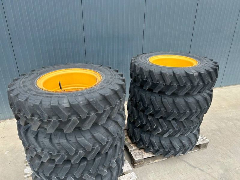 Bridgestone 1000 x 20 Set / 10.00 x 20: 4x2 Tyres - Гуми и бандажи за Градежна машина: слика 3 Bridgestone 1000 x 20 Set / 10.00 x 20: 4x2 Tyres - Гуми и бандажи за Градежна машина: слика 3
