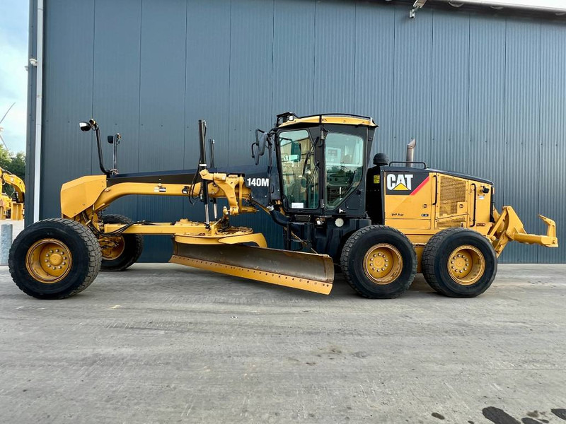 Cat 140M - Порамнувач: слика 2 Cat 140M - Порамнувач: слика 2