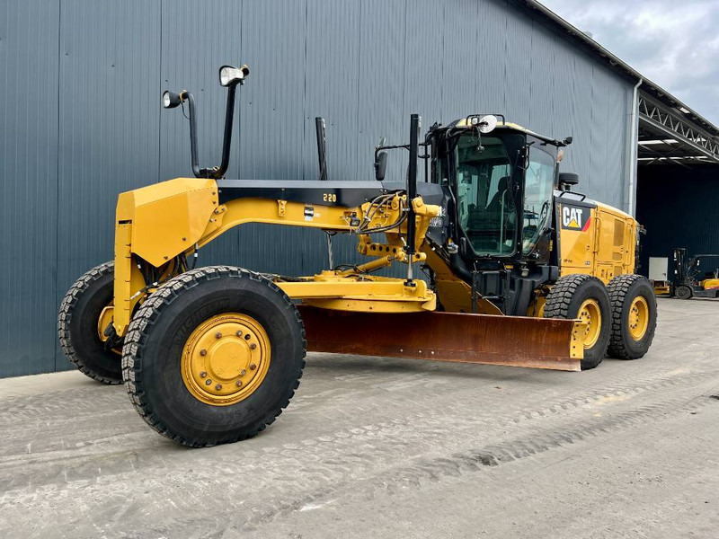 Cat 140M2 AWD - Порамнувач: слика 1 Cat 140M2 AWD - Порамнувач: слика 1