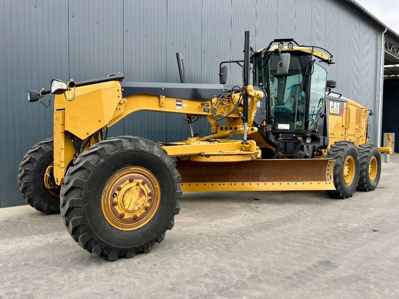 Cat 140M2 AWD - Порамнувач: слика 1 Cat 140M2 AWD - Порамнувач: слика 1