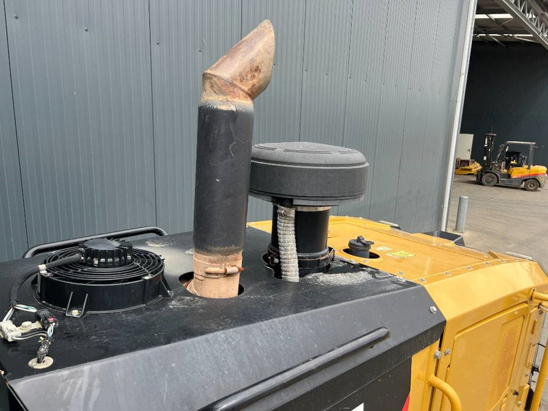 Порамнувач Cat 140M2 AWD: слика 6