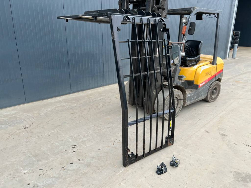 Cat 312D / 315D / 319D / 320D / 324D / 329D / 330D / 3 - Кабина и ентериер за Градежна машина: слика 1 Cat 312D / 315D / 319D / 320D / 324D / 329D / 330D / 3 - Кабина и ентериер за Градежна машина: слика 1