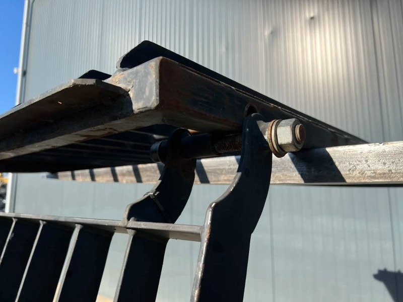 Cat 313D / M315D / 320D / 325D / 330D / 345C / 365C / - Кабина и ентериер за Градежна машина: слика 3 Cat 313D / M315D / 320D / 325D / 330D / 345C / 365C / - Кабина и ентериер за Градежна машина: слика 3