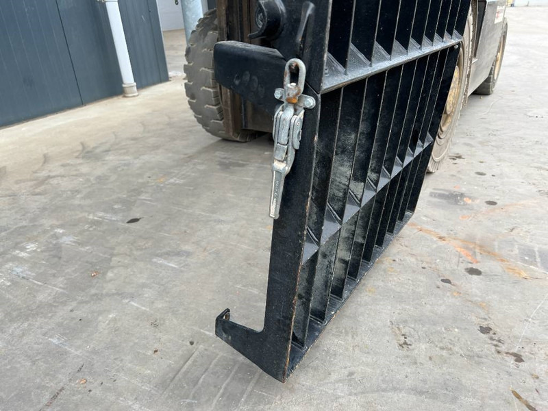 Cat 313E / 320F / 323E / 325F / 329E / 330F / 336E / 3 - Кабина и ентериер за Градежна машина: слика 3 Cat 313E / 320F / 323E / 325F / 329E / 330F / 336E / 3 - Кабина и ентериер за Градежна машина: слика 3