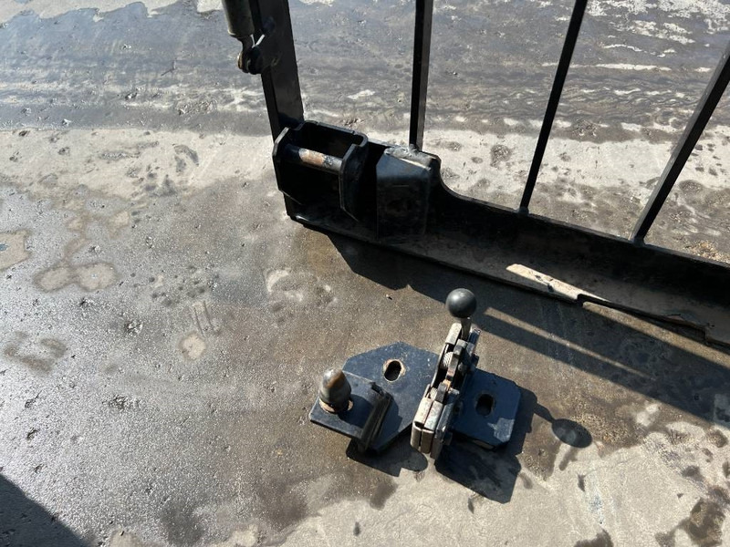 Cat 313E / 320F / 323E / 325F / 329E / 330F / 336E / 3 - Кабина и ентериер за Градежна машина: слика 5 Cat 313E / 320F / 323E / 325F / 329E / 330F / 336E / 3 - Кабина и ентериер за Градежна машина: слика 5