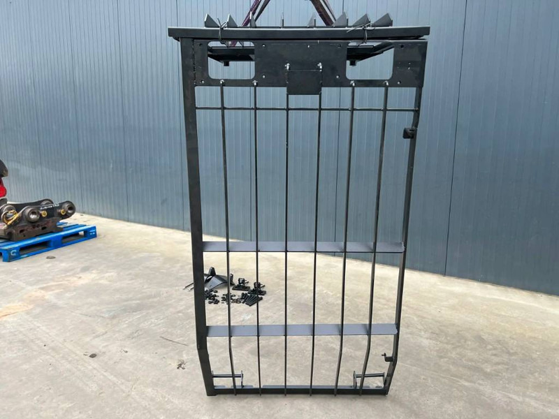 Cat 323D Guard - Кабина и ентериер за Градежна машина: слика 1 Cat 323D Guard - Кабина и ентериер за Градежна машина: слика 1