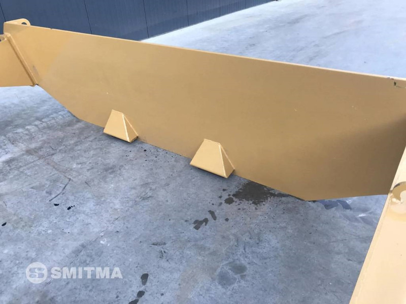 Cat 730 - Заден лифт за утовар за Градежна машина: слика 3 Cat 730 - Заден лифт за утовар за Градежна машина: слика 3