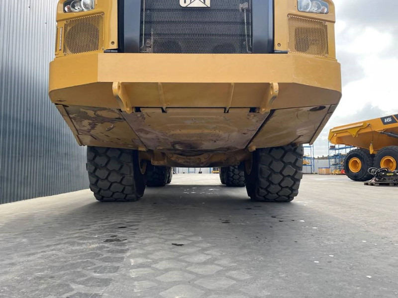 Зглобен истоварувач Cat 745 04A - New Tires: слика 17