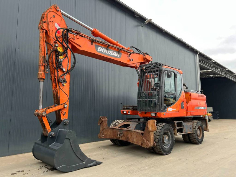 Багер на тркала Doosan DX210W: слика 1