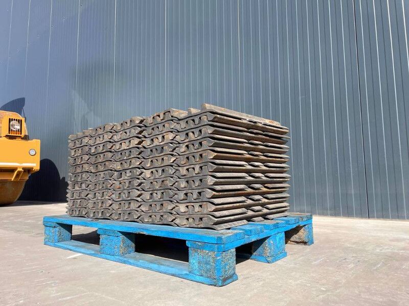 Hyundai R210 / R215 / R220 / R235 / R250 / R260 - Рамка/ Шасија за Градежна машина: слика 2 Hyundai R210 / R215 / R220 / R235 / R250 / R260 - Рамка/ Шасија за Градежна машина: слика 2