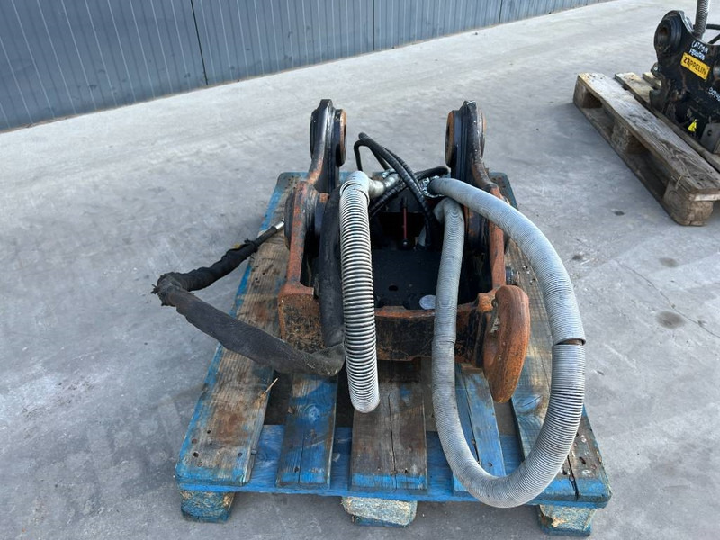 OilQuick OQ65 - M314F / M316F / M318F - Брза спојка за Градежна машина: слика 2 OilQuick OQ65 - M314F / M316F / M318F - Брза спојка за Градежна машина: слика 2