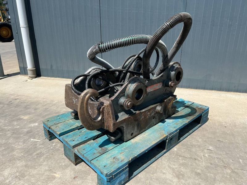 OilQuick OQ70/55 - 323E - Брза спојка за Градежна машина: слика 1 OilQuick OQ70/55 - 323E - Брза спојка за Градежна машина: слика 1