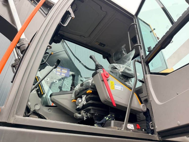 Volvo EC210 - Багер гасеничар: слика 4 Volvo EC210 - Багер гасеничар: слика 4