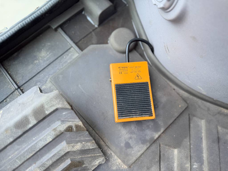 Volvo EC210 - Багер гасеничар: слика 1 Volvo EC210 - Багер гасеничар: слика 1