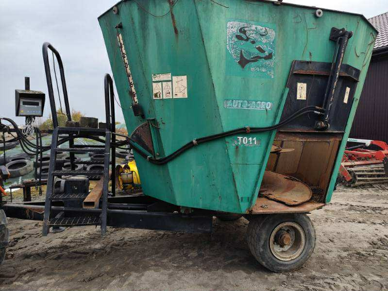 Auto-Agro T-011 - Вагон за мешање сточна храна: слика 2 Auto-Agro T-011 - Вагон за мешање сточна храна: слика 2