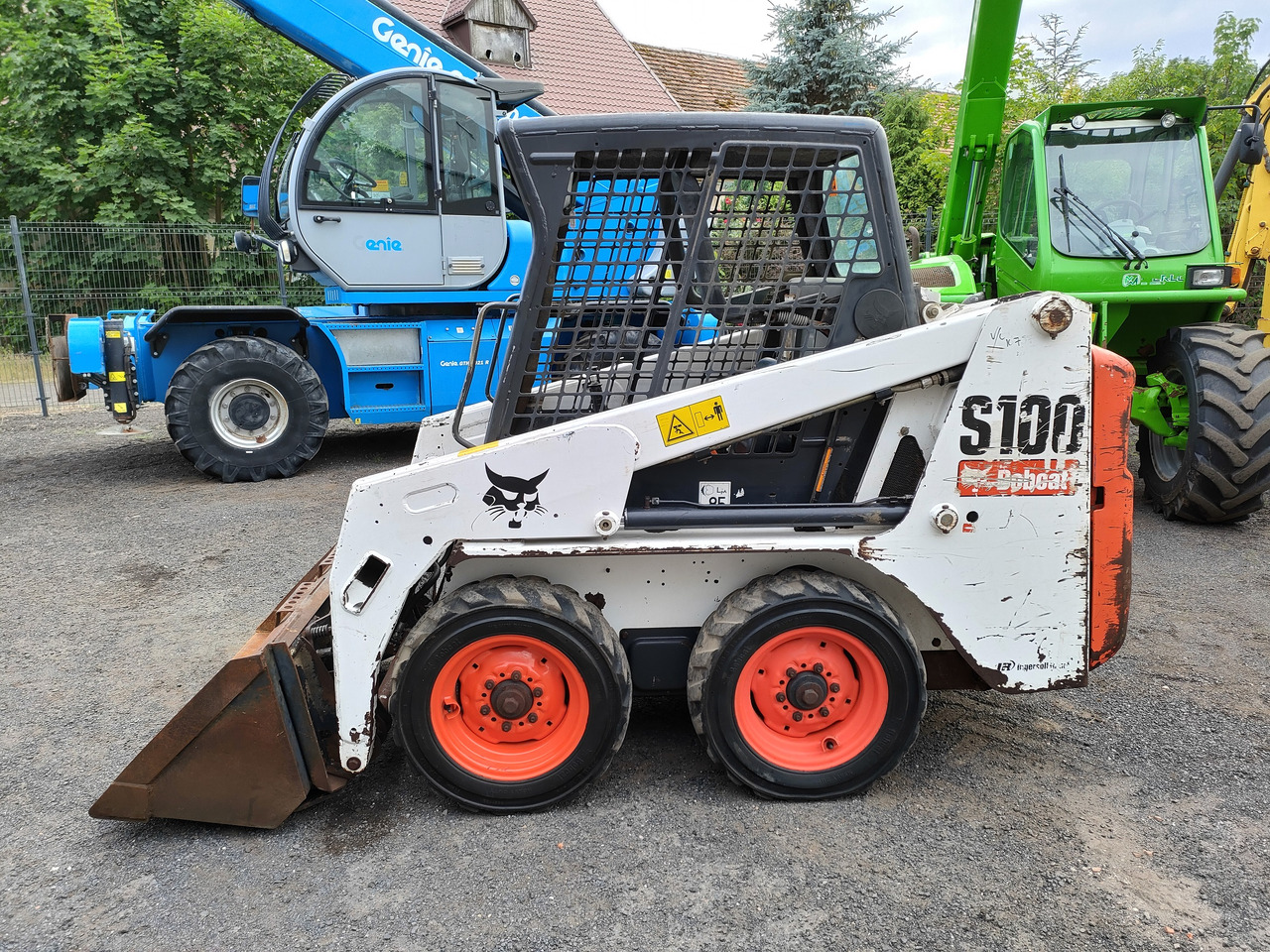 BOBCAT S100 - Компактен натоварувач: слика 4 BOBCAT S100 - Компактен натоварувач: слика 4