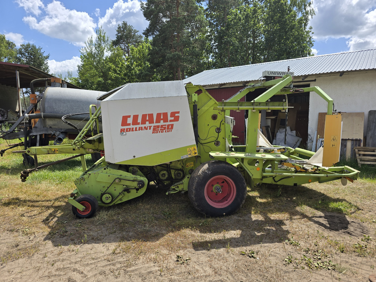 CLAAS ROLLANT 250 Roto Cut - Балирка за тркалезни бали: слика 1 CLAAS ROLLANT 250 Roto Cut - Балирка за тркалезни бали: слика 1