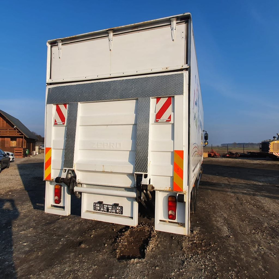 DAF CF 65.220 - Камион сандучар: слика 4 DAF CF 65.220 - Камион сандучар: слика 4