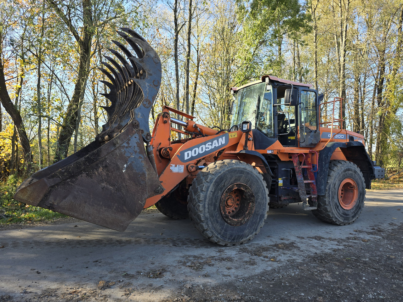 DOOSAN DL300-3 z WAGĄ - Натоварувач на тркала: слика 4 DOOSAN DL300-3 z WAGĄ - Натоварувач на тркала: слика 4