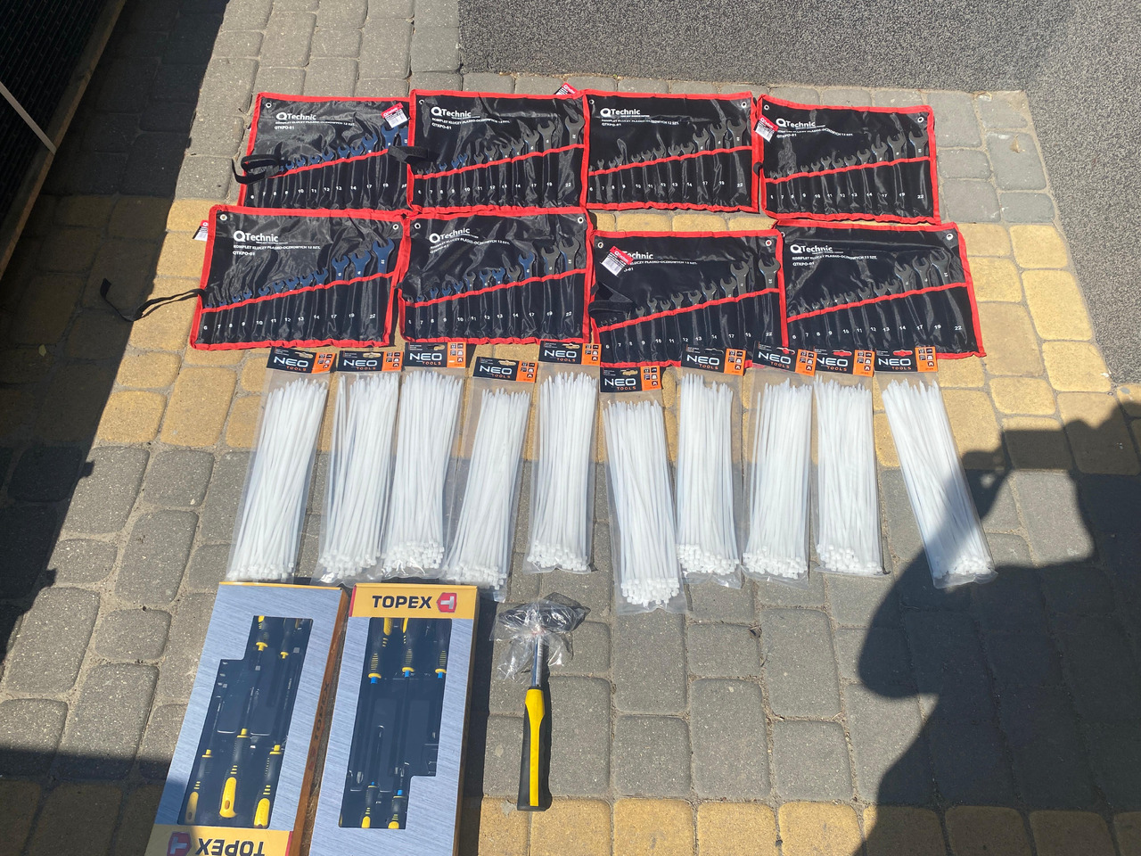 Neo Tools, Qtechnic narzedzia, klucze, opaski, młotek - Друга машина: слика 1 Neo Tools, Qtechnic narzedzia, klucze, opaski, młotek - Друга машина: слика 1