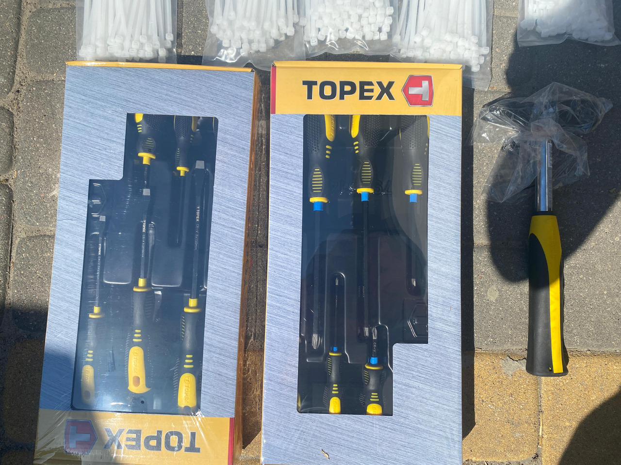 Neo Tools, Qtechnic narzedzia, klucze, opaski, młotek - Друга машина: слика 2 Neo Tools, Qtechnic narzedzia, klucze, opaski, młotek - Друга машина: слика 2
