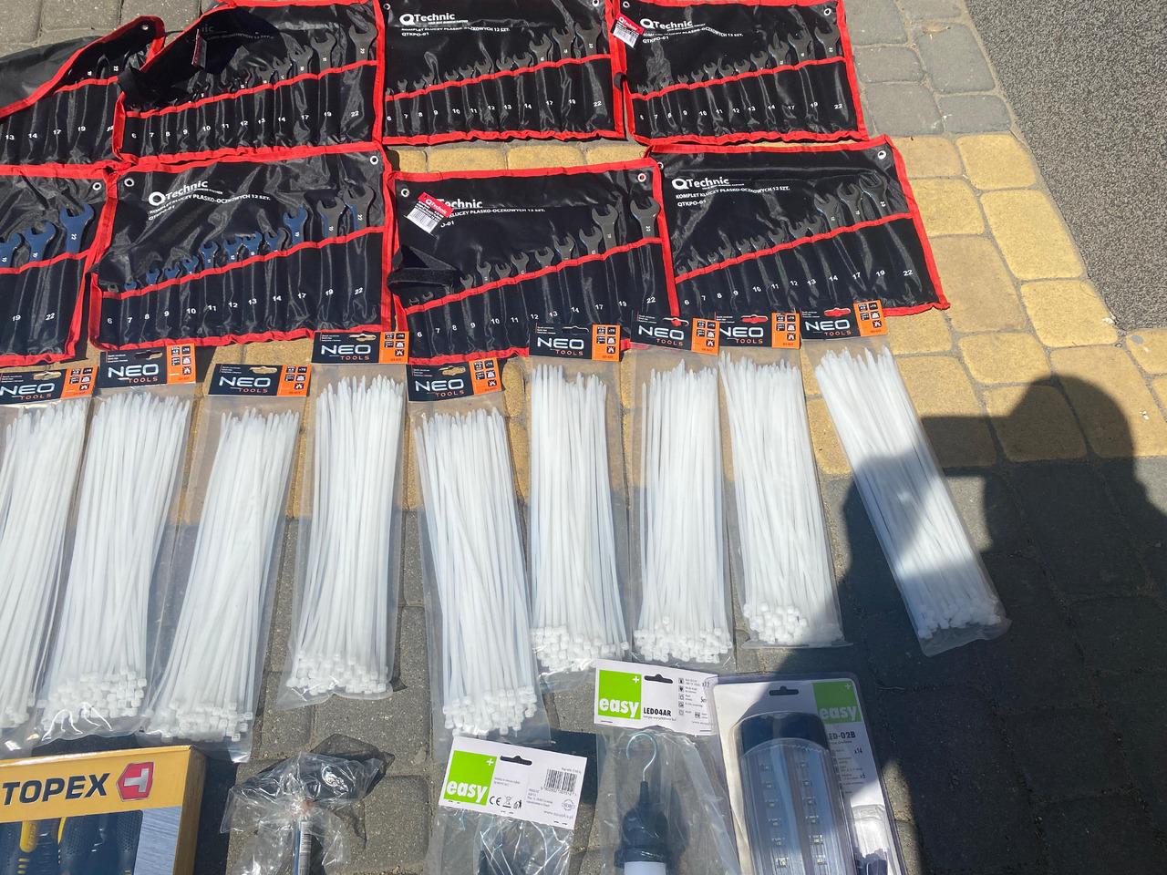 Neo Tools, qtechnic narzedzi, klucze, lampy led - Друга машина: слика 5 Neo Tools, qtechnic narzedzi, klucze, lampy led - Друга машина: слика 5