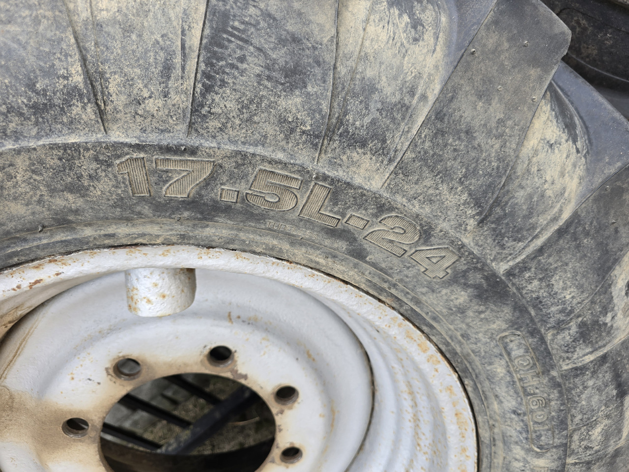 FORERUNNER 17.5 - 24 - Комплетно тркало за Земјоделска машина: слика 2 FORERUNNER 17.5 - 24 - Комплетно тркало за Земјоделска машина: слика 2