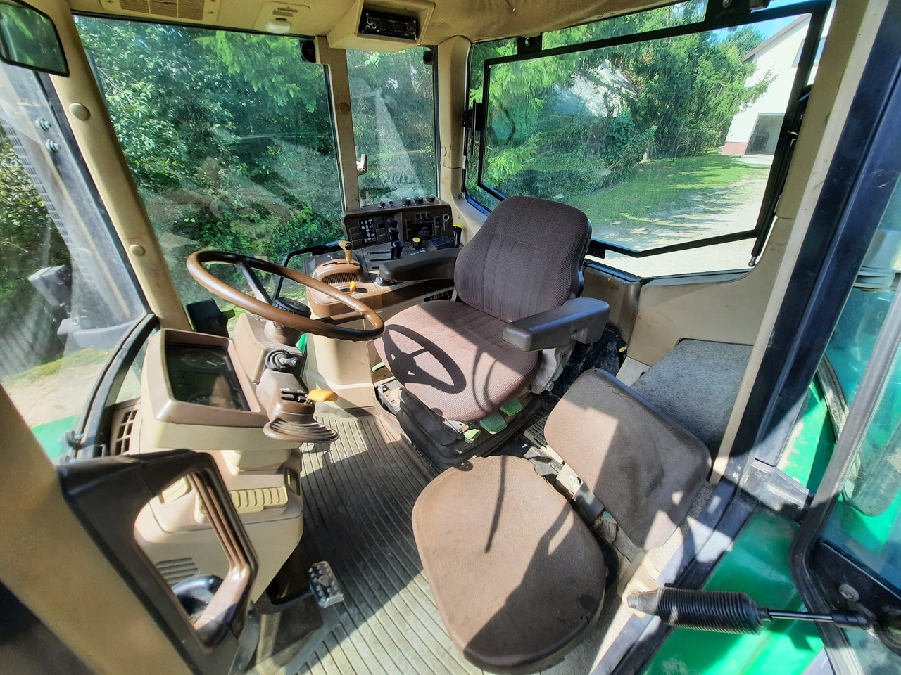 JOHN DEERE 6910 - Трактор: слика 2 JOHN DEERE 6910 - Трактор: слика 2