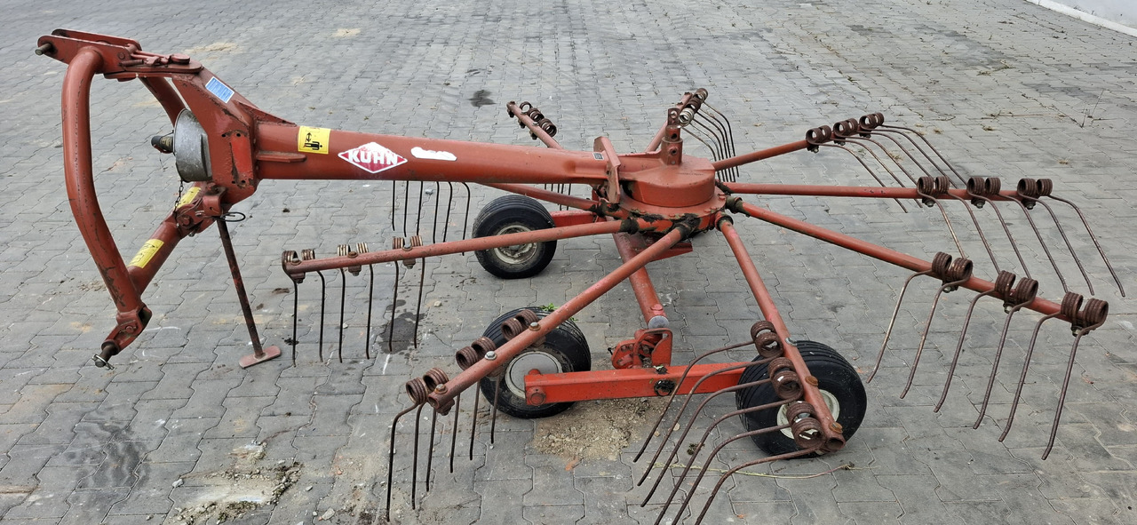 KUHN GA 300 GM - Превртувач и гребло: слика 2 KUHN GA 300 GM - Превртувач и гребло: слика 2