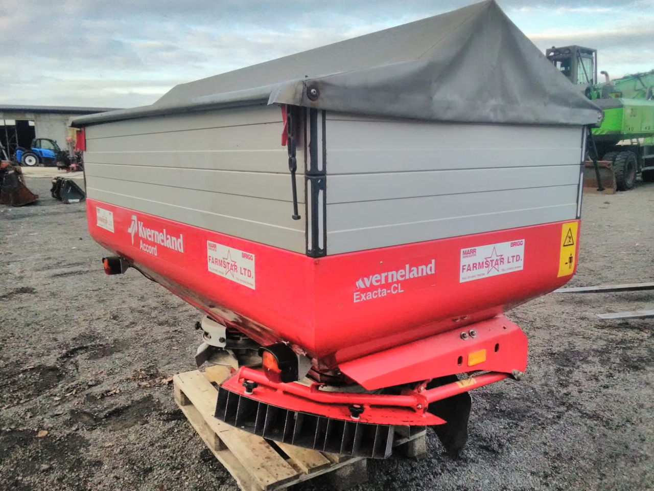 KVERNELAND EXACTA – CL - Распрскувач на вештачко ѓубриво: слика 2 KVERNELAND EXACTA – CL - Распрскувач на вештачко ѓубриво: слика 2