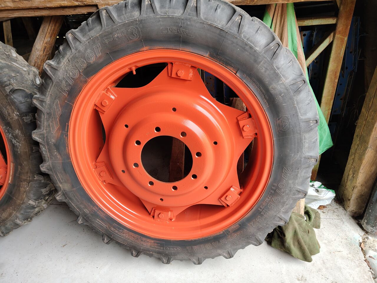 Kleber, Taurus 11.2 R32 (270/95 R32), 9.5 R48 - Комплетно тркало за Земјоделска машина: слика 4 Kleber, Taurus 11.2 R32 (270/95 R32), 9.5 R48 - Комплетно тркало за Земјоделска машина: слика 4