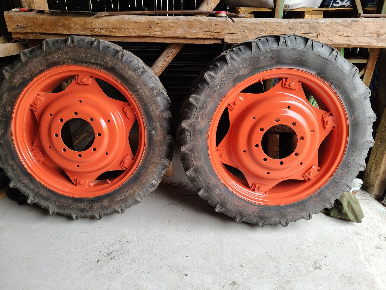 Kleber, Taurus 11.2 R32 (270/95 R32), 9.5 R48 - Комплетно тркало за Земјоделска машина: слика 1 Kleber, Taurus 11.2 R32 (270/95 R32), 9.5 R48 - Комплетно тркало за Земјоделска машина: слика 1