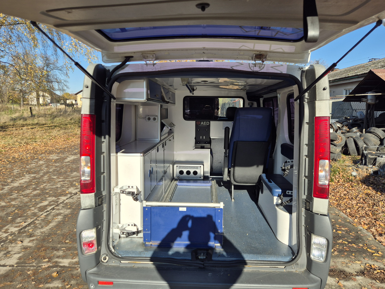 Амбулантно возило RENAULT Trafic 2.0 dCi 115 KM: слика 6 Амбулантно возило RENAULT Trafic 2.0 dCi 115 KM: слика 6