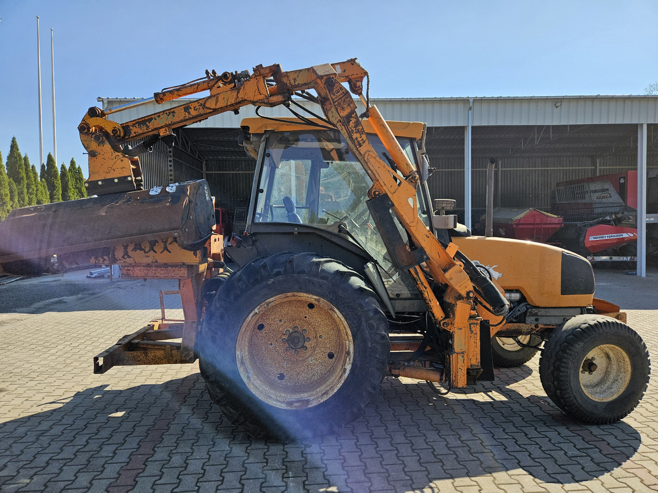 Renault Egros - Градинарска косилка: слика 1 Renault Egros - Градинарска косилка: слика 1