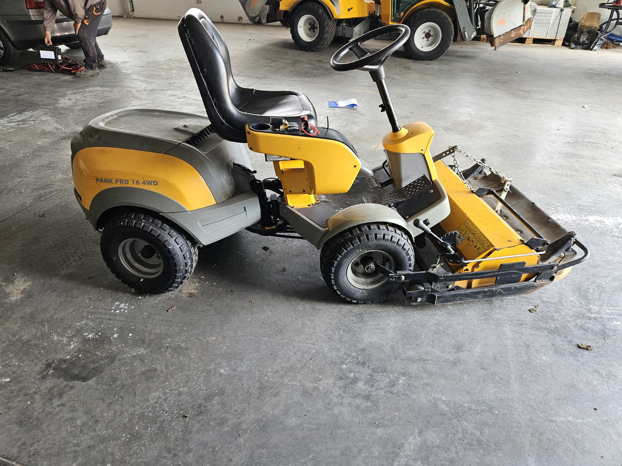 Stiga Park Pro 16 4WD - Градинарска косилка: слика 5 Stiga Park Pro 16 4WD - Градинарска косилка: слика 5