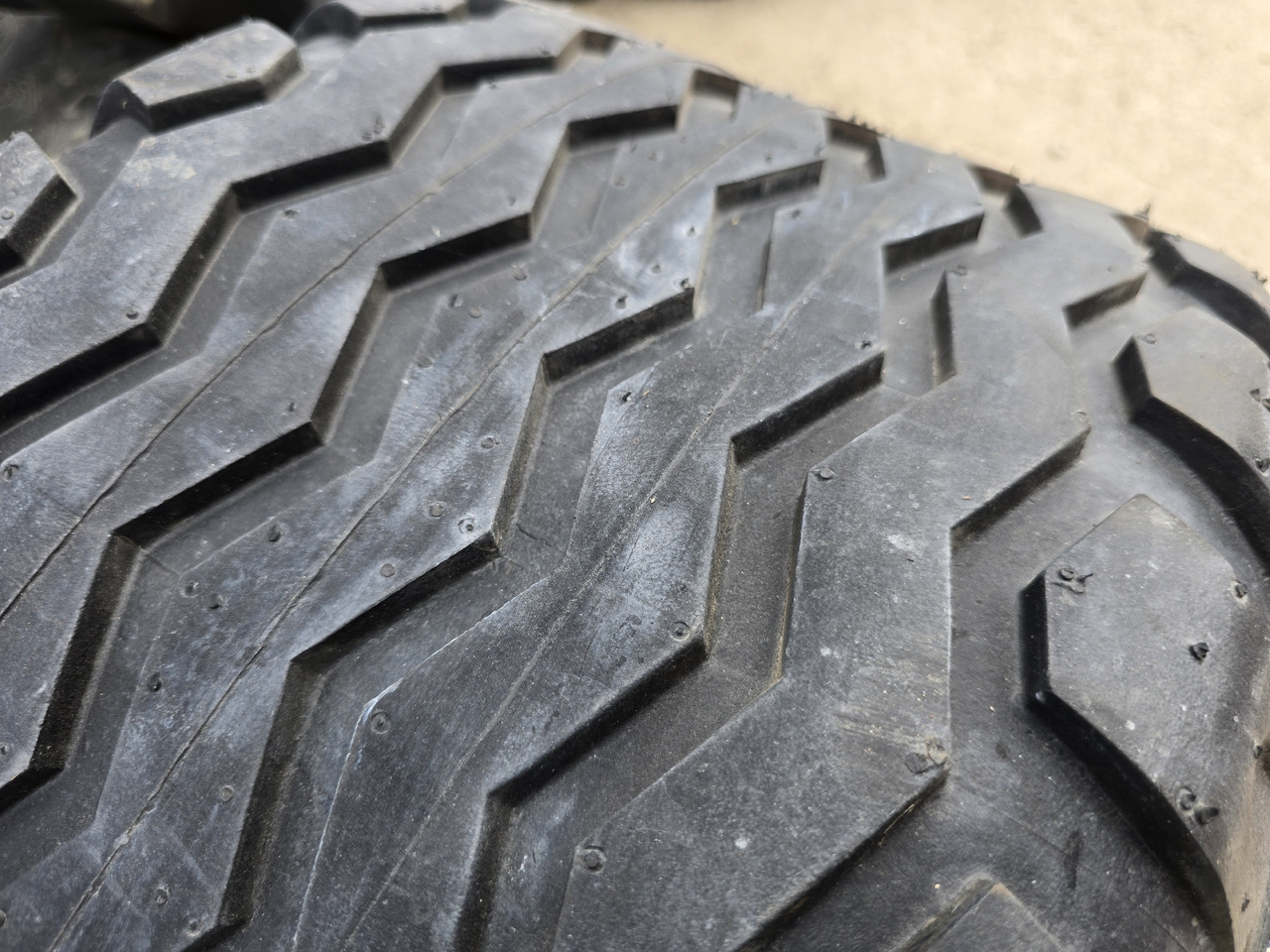 TRELLEBORG 340/55-16 - Гума за Градежна машина: слика 3 TRELLEBORG 340/55-16 - Гума за Градежна машина: слика 3