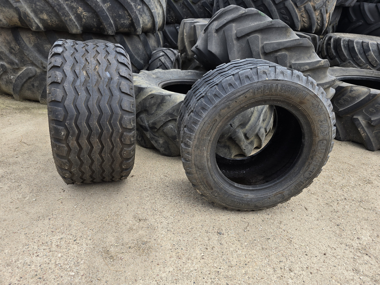 TRELLEBORG 340/55-16 - Гума за Градежна машина: слика 1 TRELLEBORG 340/55-16 - Гума за Градежна машина: слика 1