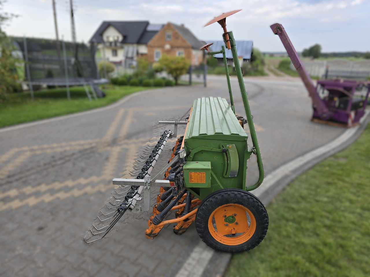 Amazone D8/30 SPECIAL - Опрема за сеење: слика 4 Amazone D8/30 SPECIAL - Опрема за сеење: слика 4