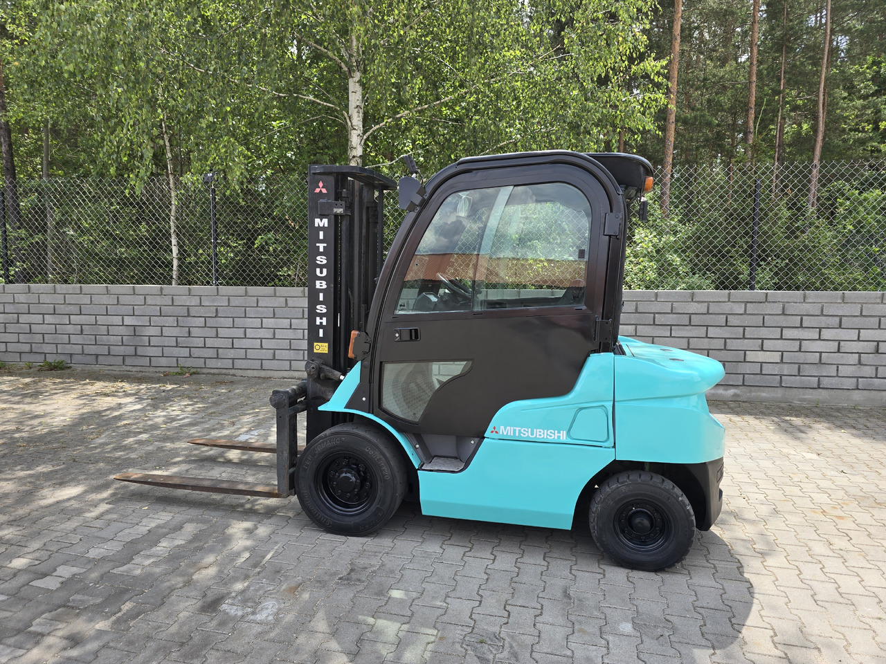 Mitsubishi FD25N - Дизел вилушкар: слика 3 Mitsubishi FD25N - Дизел вилушкар: слика 3