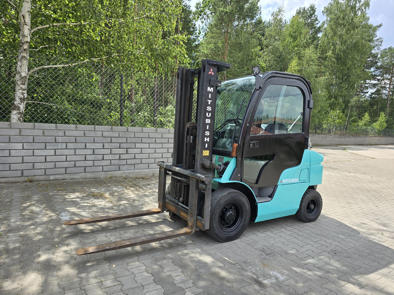 Mitsubishi FD25N - Дизел вилушкар: слика 2 Mitsubishi FD25N - Дизел вилушкар: слика 2