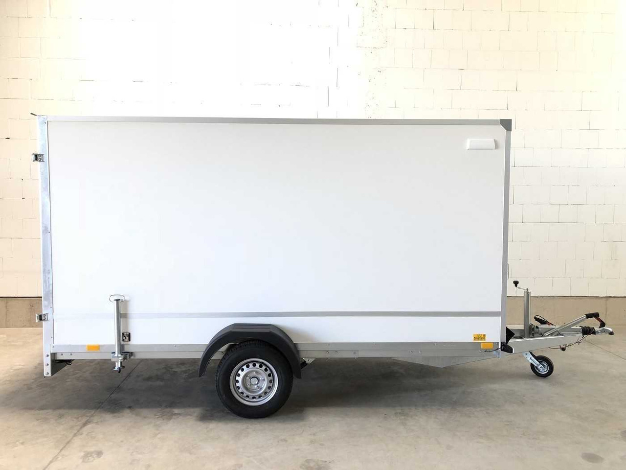 BLYSS F15336HD Kofferanhänger - Приколка сандучар: слика 1 BLYSS F15336HD Kofferanhänger - Приколка сандучар: слика 1