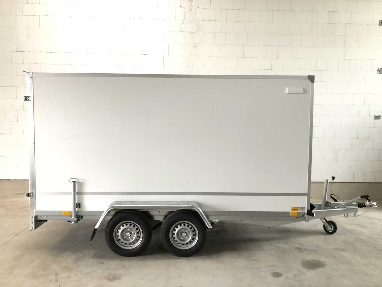 BLYSS F2736HTD Kofferanhänger - Приколка сандучар: слика 1 BLYSS F2736HTD Kofferanhänger - Приколка сандучар: слика 1