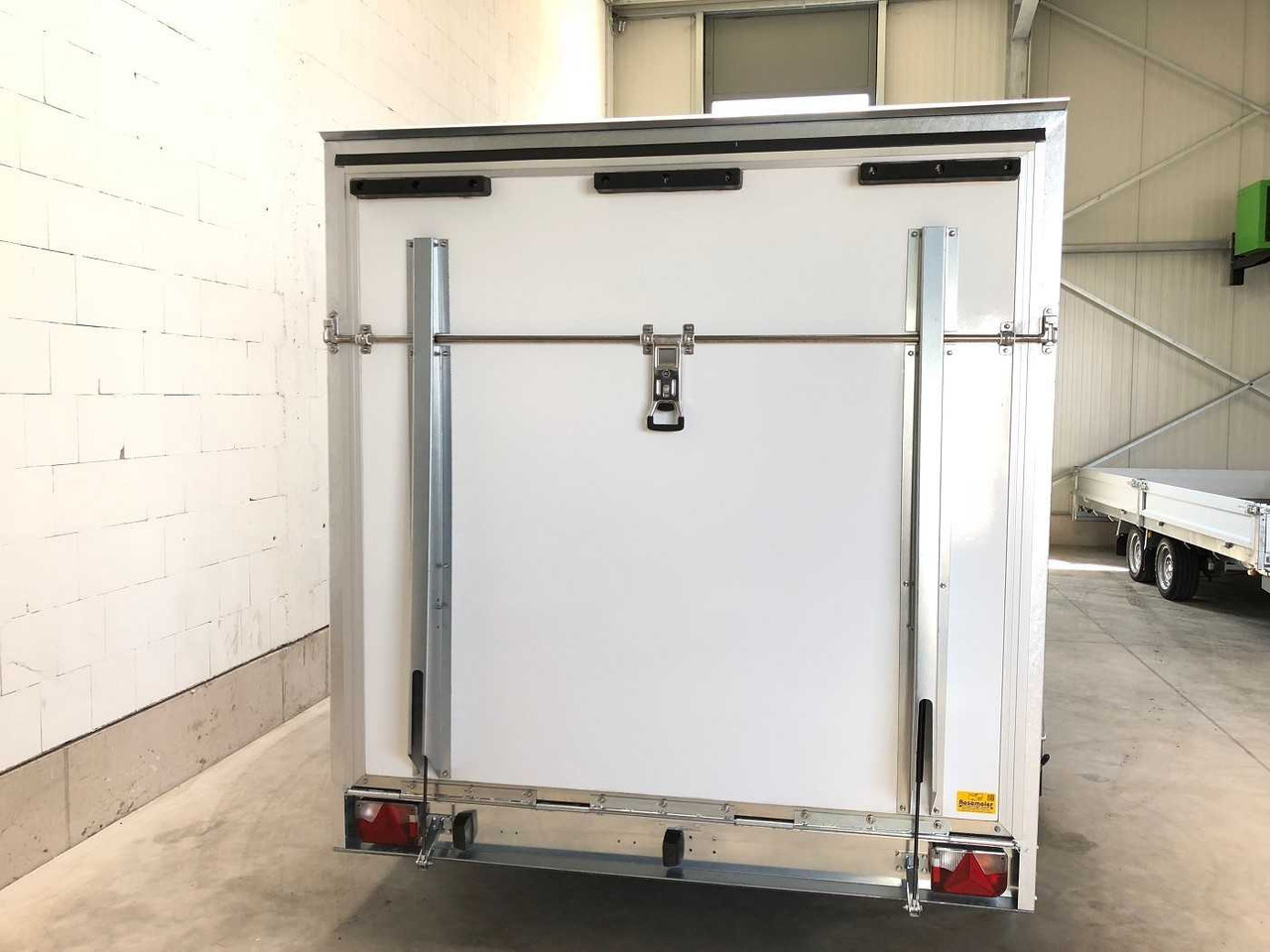 BLYSS F2741HT Rampe Kofferanhänger - Приколка сандучар: слика 4 BLYSS F2741HT Rampe Kofferanhänger - Приколка сандучар: слика 4