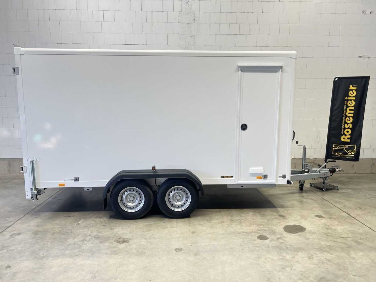 BLYSS FS2740/200HTL Seitentür Kofferanhänger - Приколка сандучар: слика 2 BLYSS FS2740/200HTL Seitentür Kofferanhänger - Приколка сандучар: слика 2